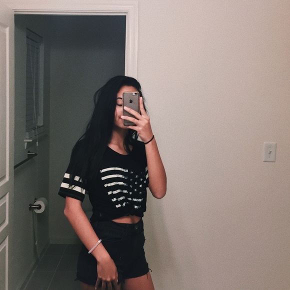 AMERICAN EAGLE✨ American Flag Crop Top - Picture 1 of 2